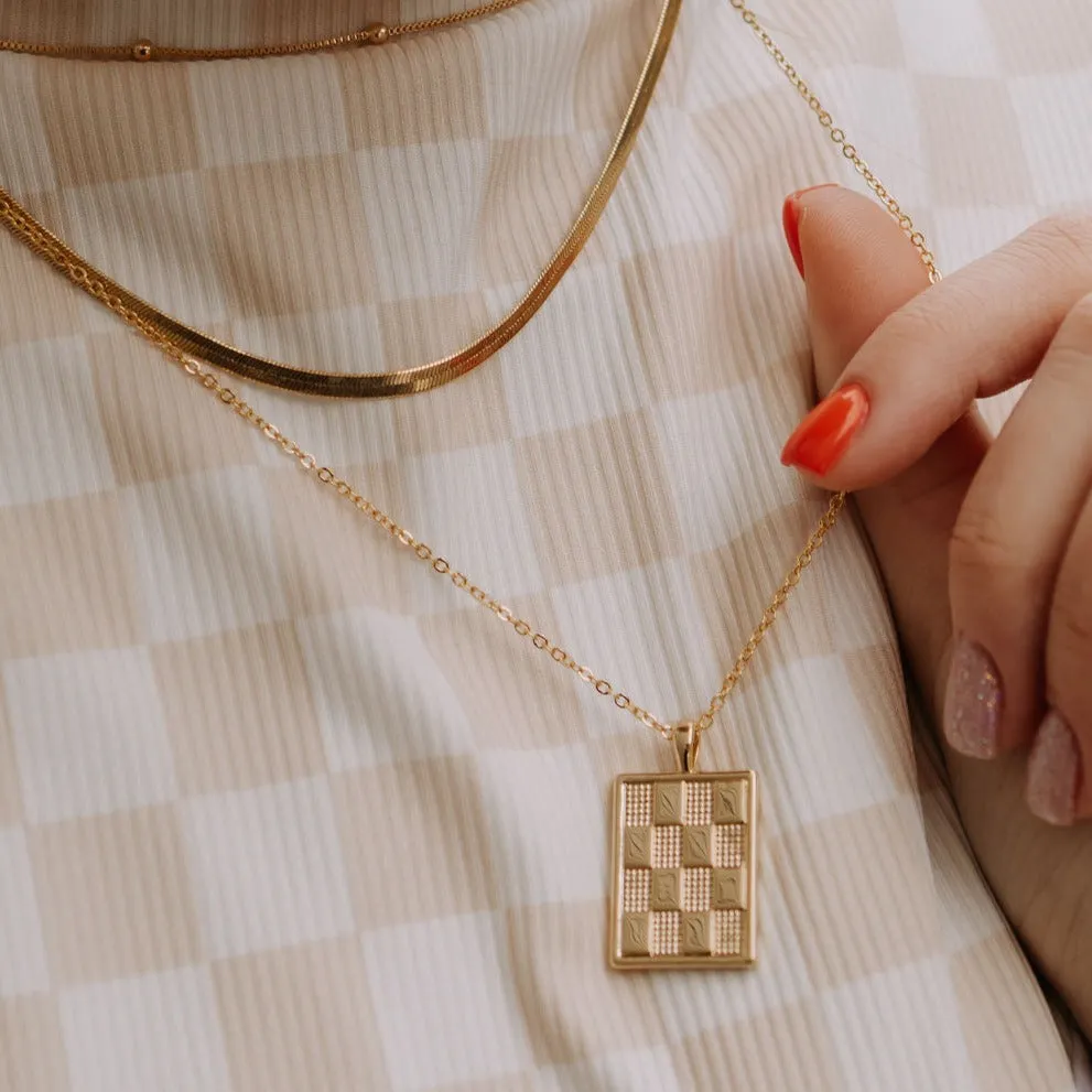 Checkered Necklace in Gold