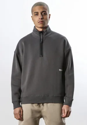 LOGO RELAXED HALF ZIP COAL